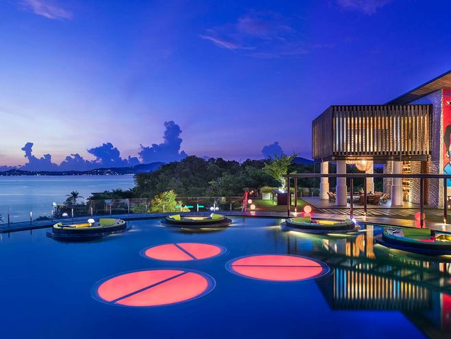 苏梅岛W度假酒店 W Retreat & Residences Samui by plandscape : 苏梅岛五星级豪华度假酒店位于Maenam和Bo Phut之间,拥有泰国最好的和最原始的海滩位置。74所有私人泳池别墅都提供您可能要求的所有放纵和奢华。超级别致的尖端设计正在等待着您,就像泰国最原始的海滩位置的迷人海景一样。 W Koh Samui luxu.