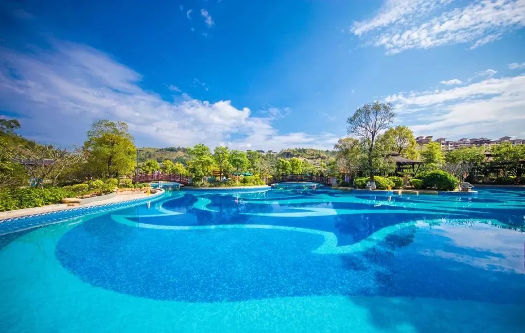 喜讯！丰顺留隍鹿湖温泉假日酒店再获殊荣，树立度假酒店新标杆